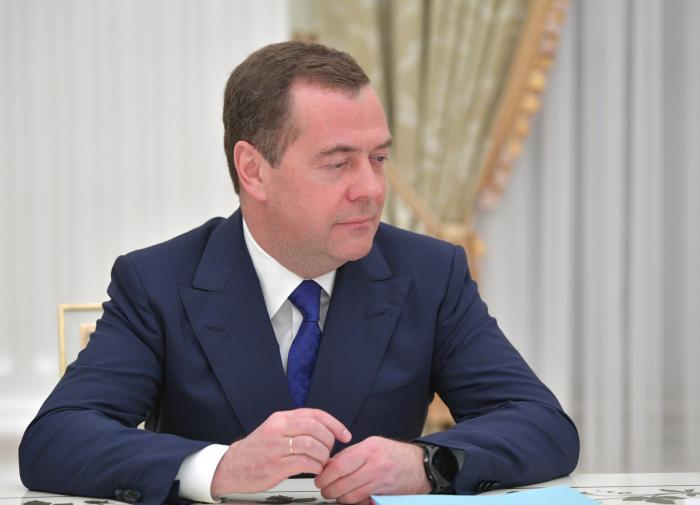 Дмитрий Медведев видит тройную пользу в швейцарской мирной конференции